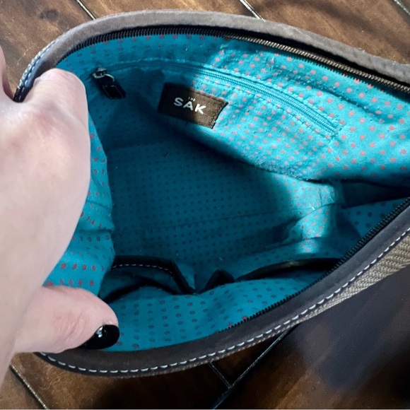 The Sak Brown Textured Shoulder Bag - Picture 5 of 9